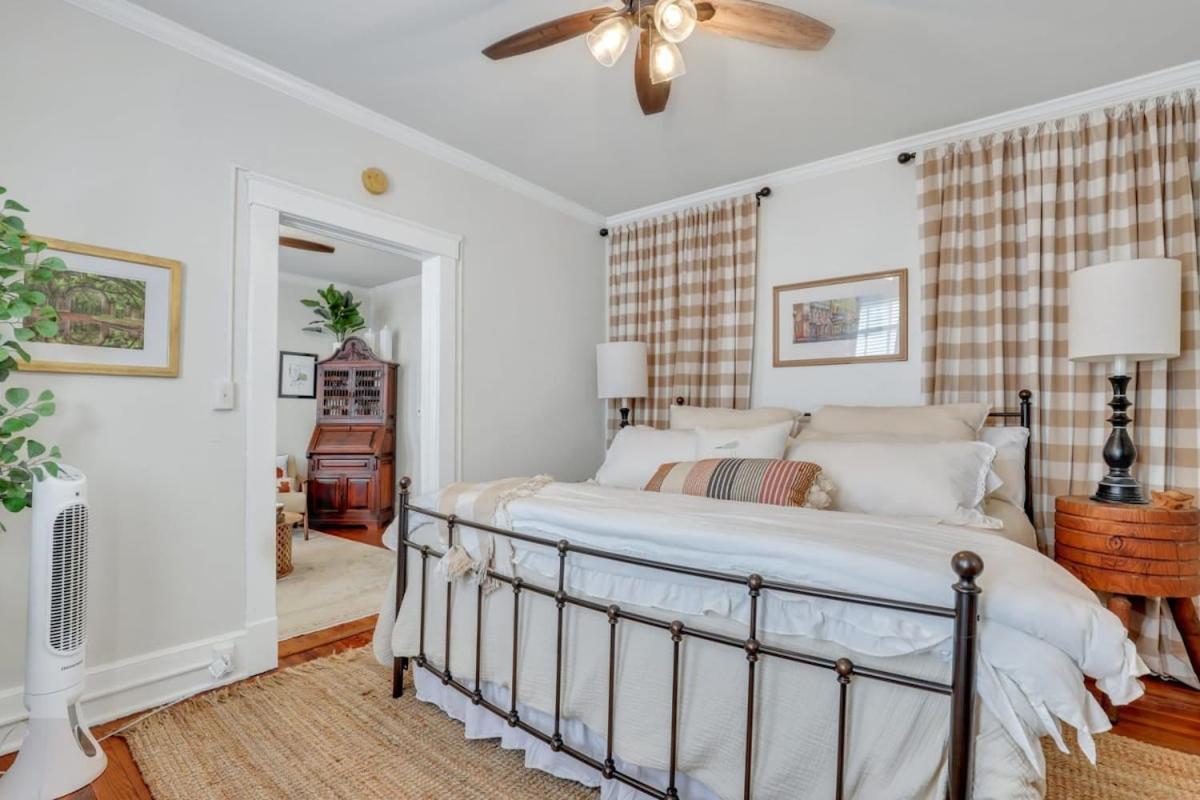 Southern Belle On Oglethorpe Square Савана Екстериор снимка