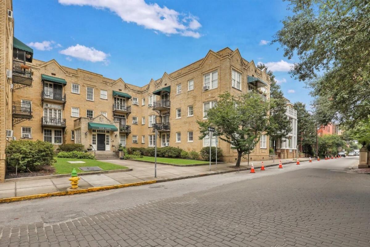 Southern Belle On Oglethorpe Square Савана Екстериор снимка