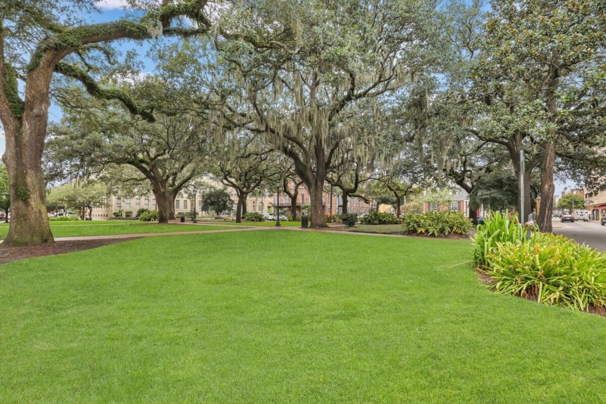 Southern Belle On Oglethorpe Square Савана Екстериор снимка